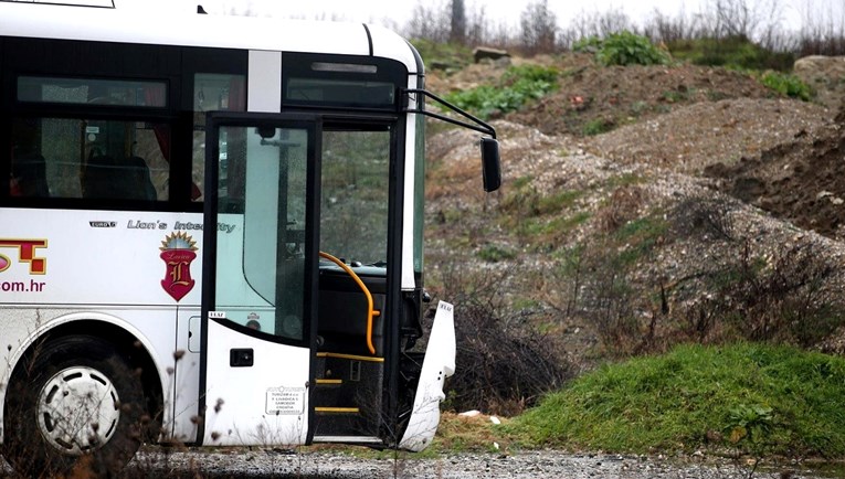 FOTO Sudar busa i auta u Velikoj Gorici