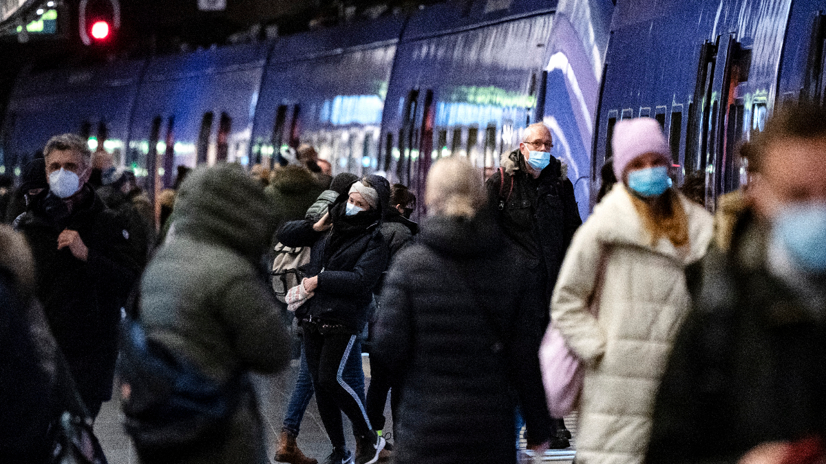 Grčka želi obnoviti putovanja, predlaže zajedničku potvrdu cijepljenja u EU