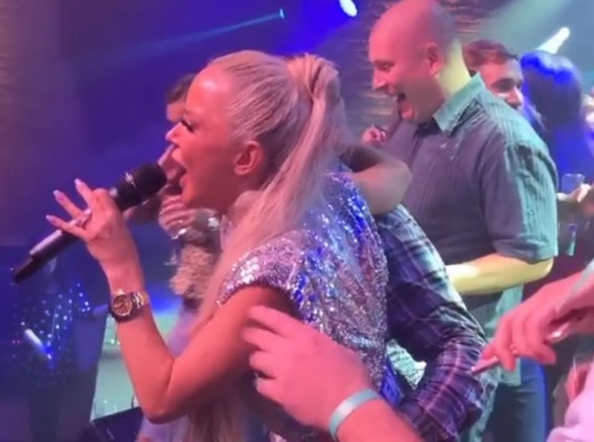 Maja Šuput pjevala Rimčevim zaposlenicima: "Party se oteo kontroli"