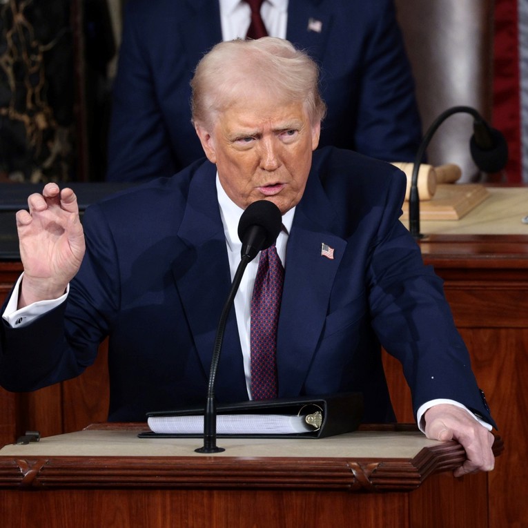 Trump: Milijuni su se bacali za obrezivanja u Mozambiku, za transrodne miševe...