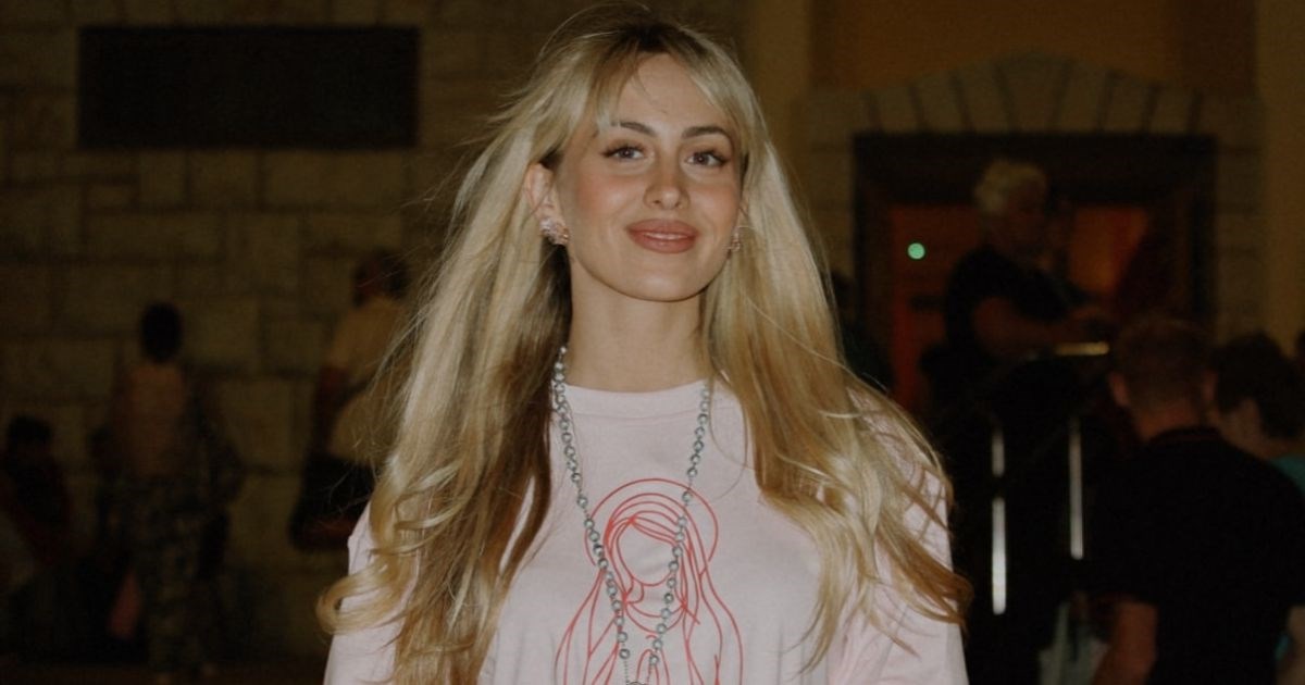 Albina Grčić objavila fotografije iz Međugorja, pozirala s krunicom oko vrata