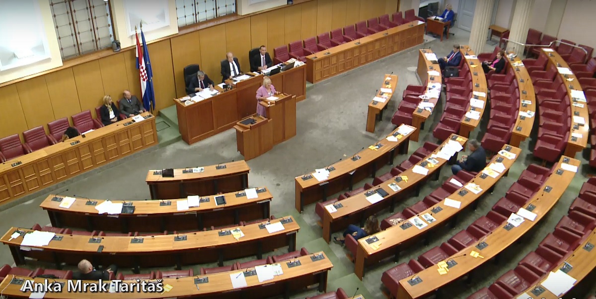 VIDEO Saborski uhljebi su se tek vratili s godišnjeg i već ih nema u saboru