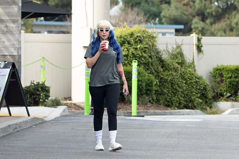 Bivša teen zvijezda privukla poglede u Los Angelesu, šetala u ležernom izdanju