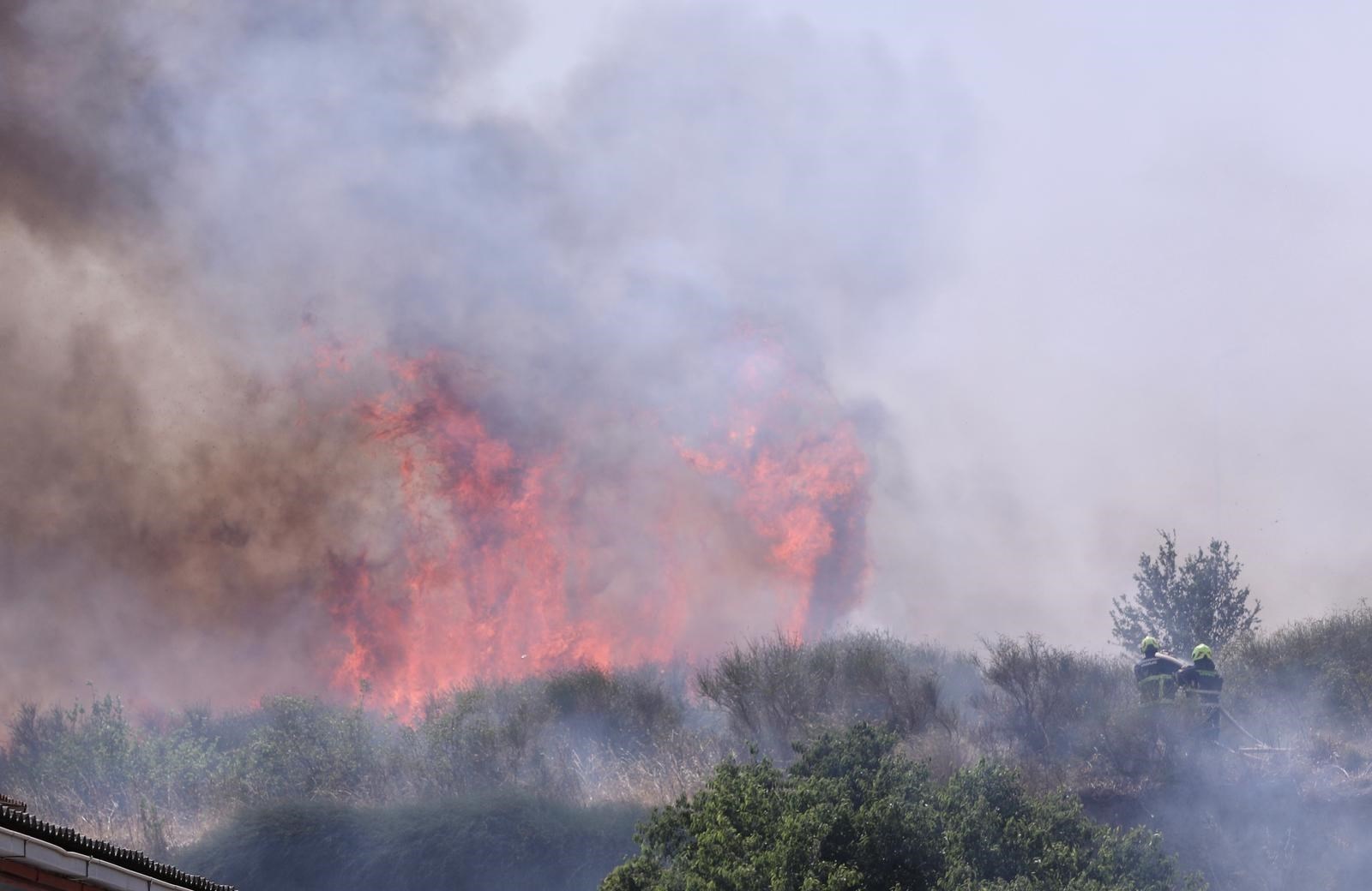 Izbio požar sjeverno od Splita, vatrogasci i aviona ga lokalizirali
