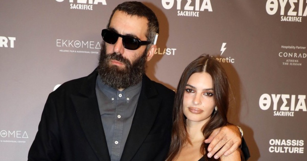 Emily Ratajkowski privukla poglede u poluprozirnoj crnoj haljini