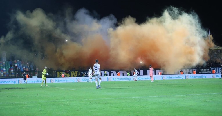 Boysi pjevali ustašku koračnicu