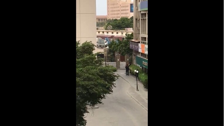 VIDEO Na burzi u Karachiju ubijeno najmanje dvoje ljudi