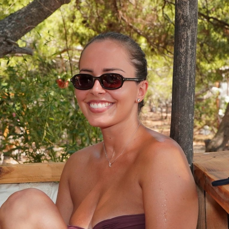 Lana Radeljak objavila fotke s mora sa zaručnikom, pokazala kako uživaju