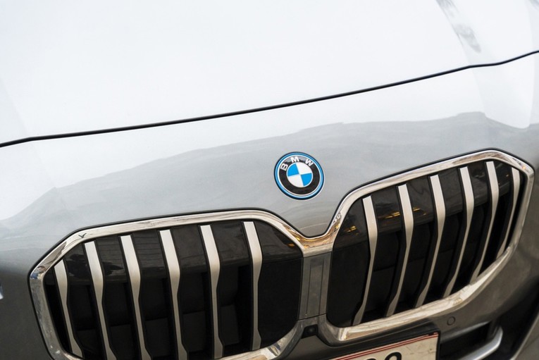 Policija na Braču uzela BMW višestrukom prekršitelju, sud ga pustio