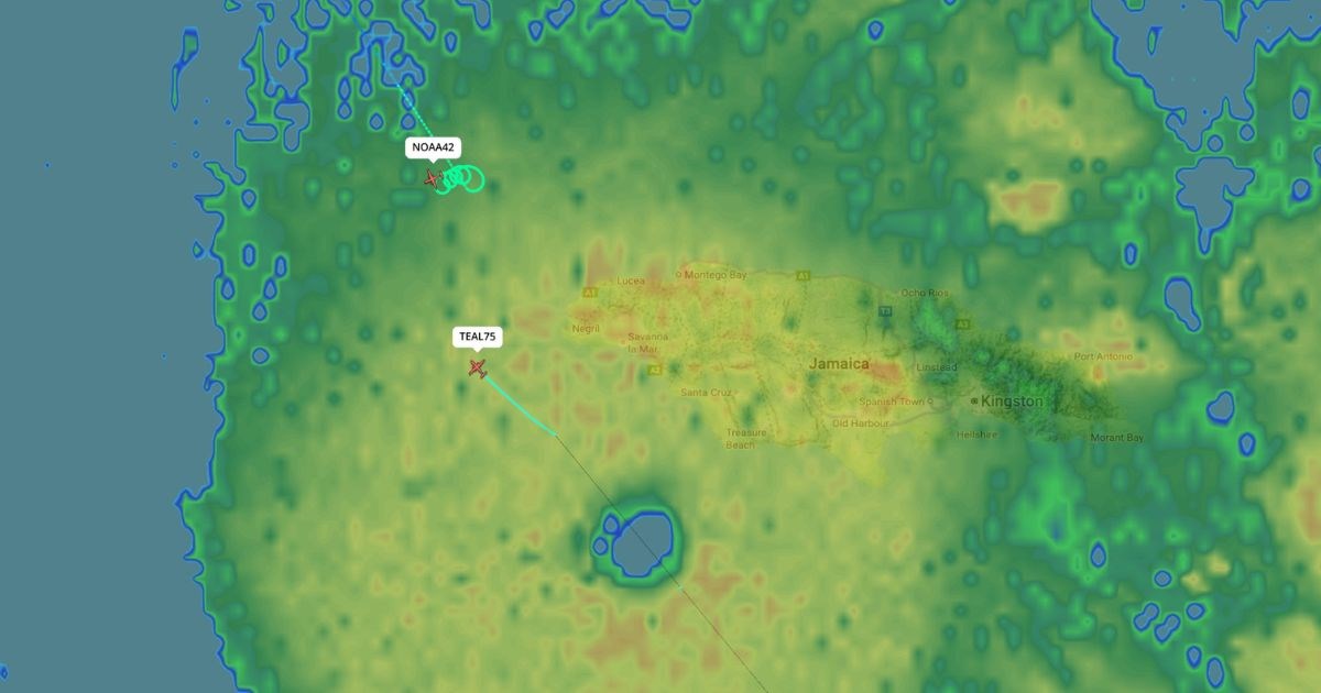 Ljude iznenadio detalj na karti letova uživo blizu uragana Melisse