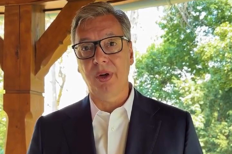 Vučić traži od NATO-a da zaustavi otvaranje mosta u Kosovskoj Mitrovici