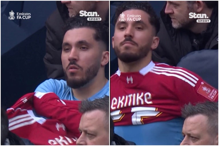 VIDEO Igrač Cityja usred utakmice počeo oblačiti dres Liverpoola