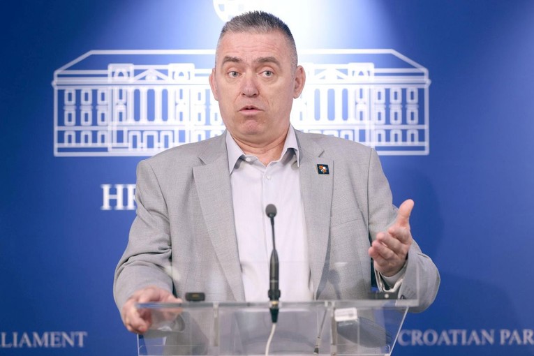 Ćipe: Sa srednjom obućarskom sam našao dokumente o ratnim zločinima. Što rade pravnici?
