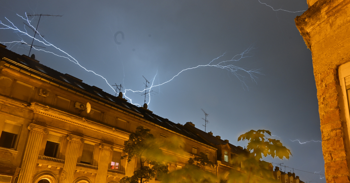 Zagrepčanka snimila moćnu fotografiju munje iznad centra grada