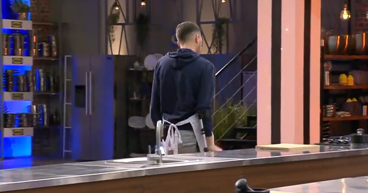 Kandidat MasterChefa u kuhinju ušetao na štakama, otkrio što mu se dogodilo