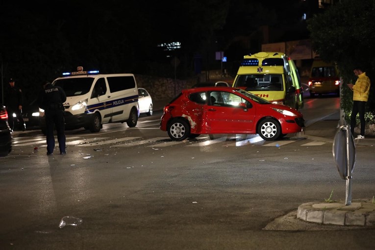 FOTO Nesreća u Dubrovniku, sudarili se auto i motocikl