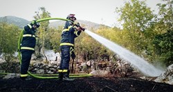 Buknuo požar uz cestu koja povezuje Makarsku i Vrgorac, brzo je ugašen