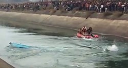 Autobus u Indiji pao s mosta u kanal, najmanje 40 mrtvih