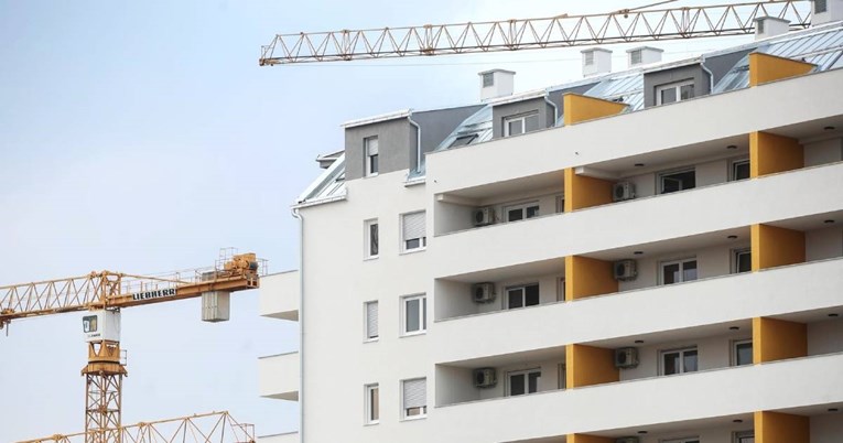 U travnju izdano 3.3 posto manje građevinskih dozvola nego lani, najviše za zgrade