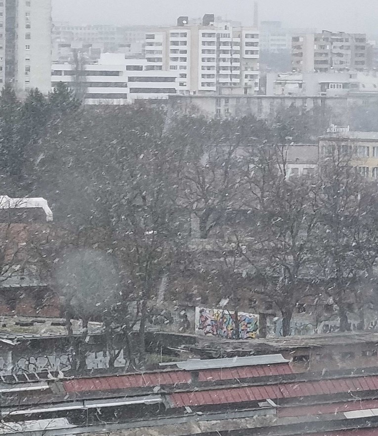 U Zagrebu pada slab snijeg