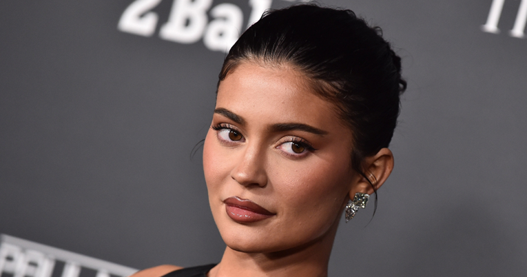 Kylie Jenner konkurira Kim Kardashian s vlastitom modnom linijom?