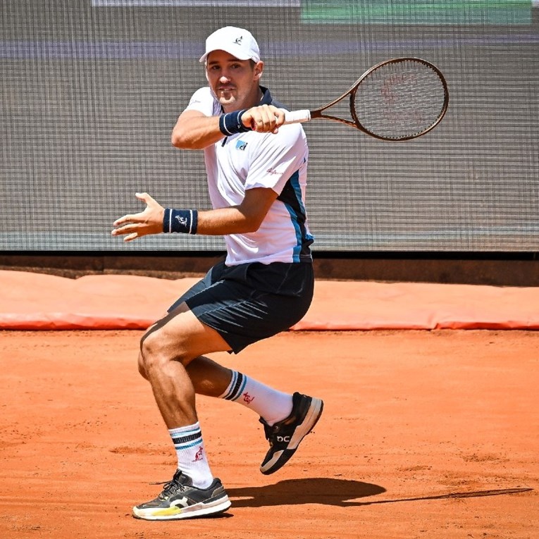Lajović izgubio u prvom kolu Umaga. Dron omeo protivnika na meč-lopti
