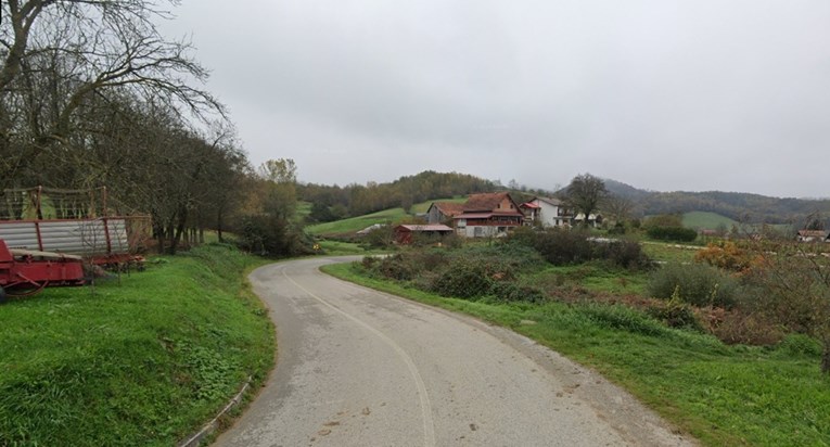 Teška nesreća kod Vojnića: Autom sletio s ceste i prevrnuo se na krov