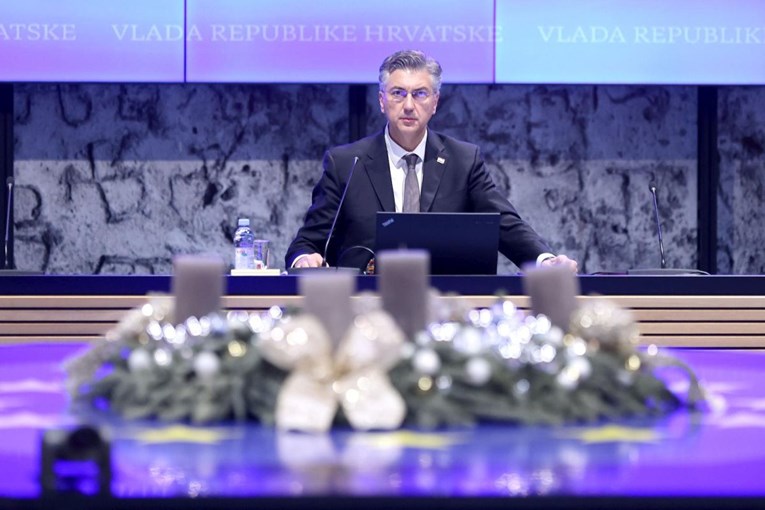 Plenković: Optimizam i radost Božića potrebni su nam više nego ikad prije