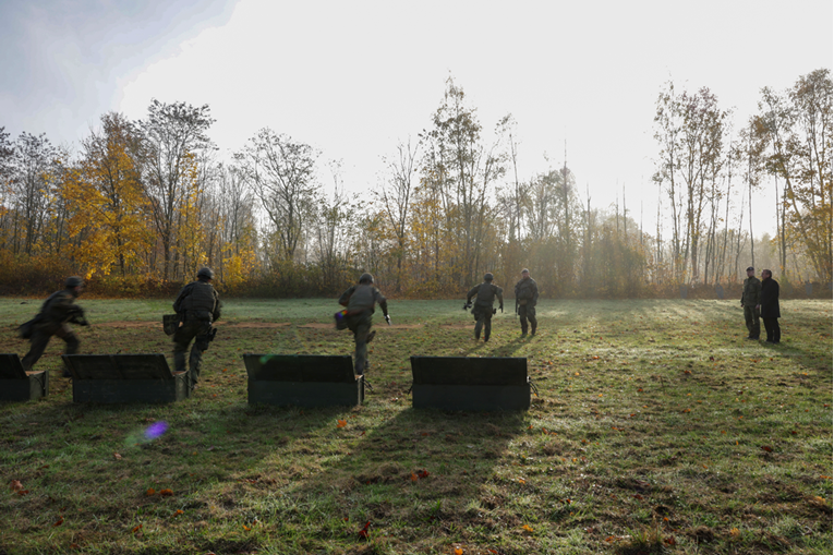 Prevozio streljivo njemačke vojske, ostavio kamion nečuvan. Ukradeno 20.000 metaka