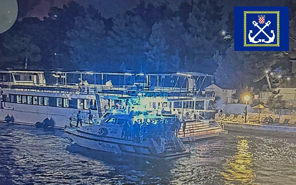 Velika evakuacija na Braču: Ljude iz uvala izvlačili brodovima usred požara