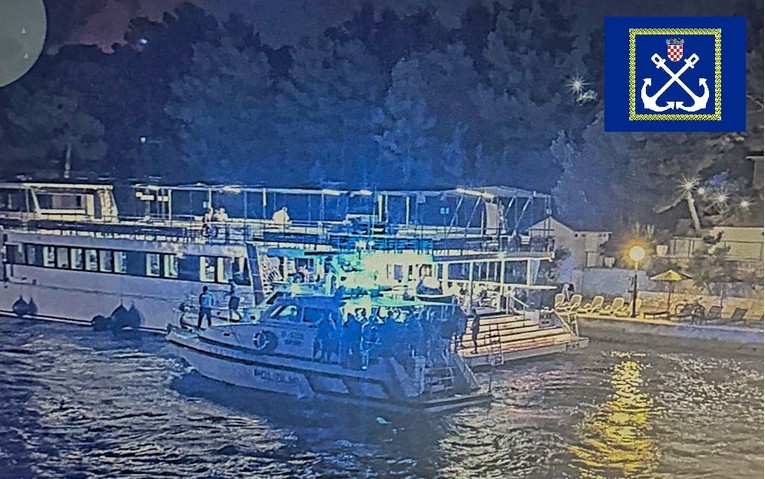 Gotovo 700 evakuiranih s Brača: Ljude noćas iz uvala izvlačili brodovima usred požara