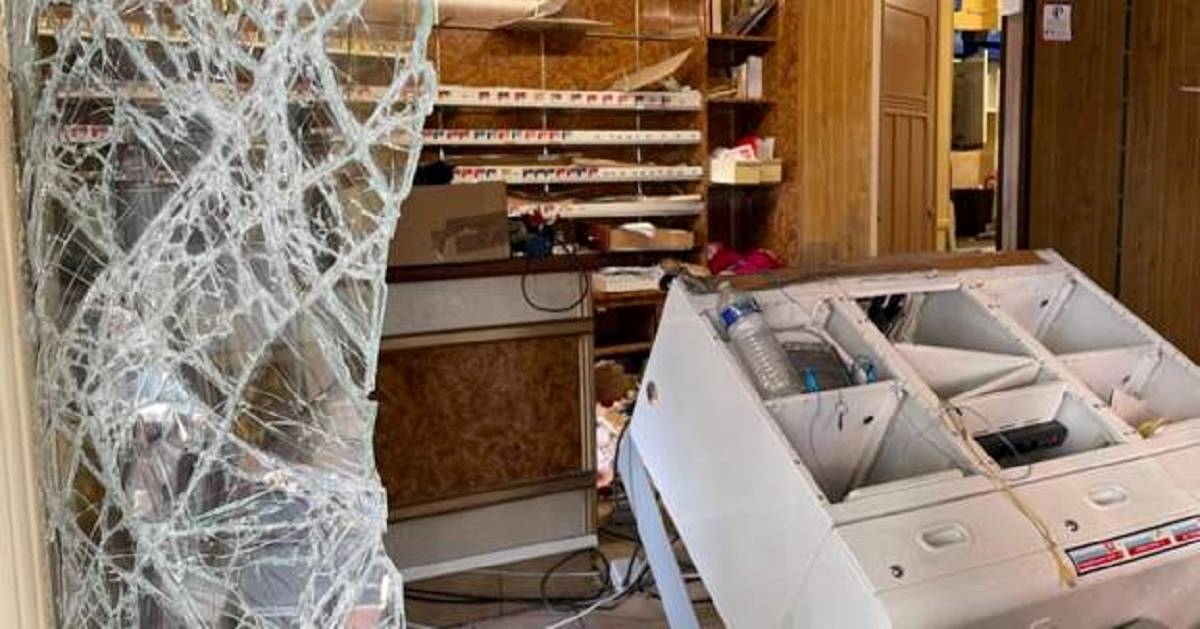 Vlasnica male trgovine u Parizu: Horda je upala usred noći, krali su mahom cigarete