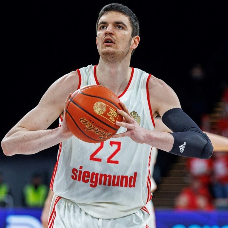 VIDEO Hrvatski košarkaš zabio osobni rekord sezone u Euroligi bez promašaja iz igre