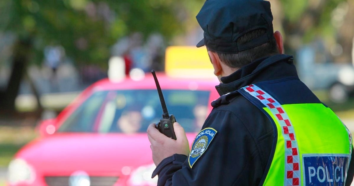 Prometni policajci pokušali naplatiti nepostojeći prekršaj Uskokovoj vozačici
