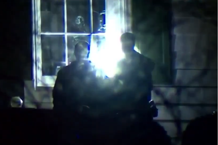 VIDEO Incident u domu JD Vancea. Tajna služba uhitila muškarca