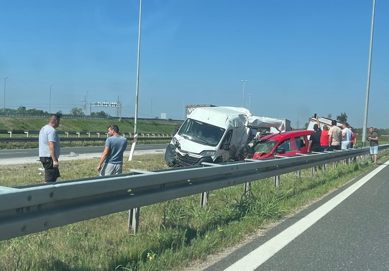 FOTO Sudar kamiona, kombija i auta na ulazu u Zagreb