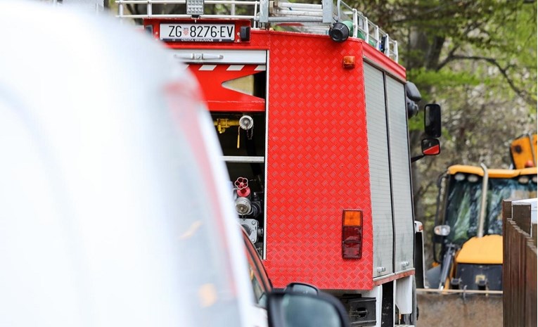 U požaru obiteljske kuće u Križu ozlijeđen 39-godišnjak