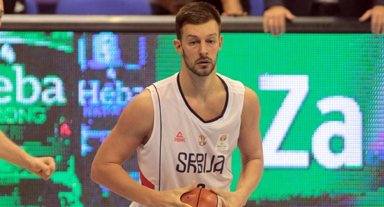 Srpski košarkaški reprezentativac se srušio na treningu. Imao moždani udar