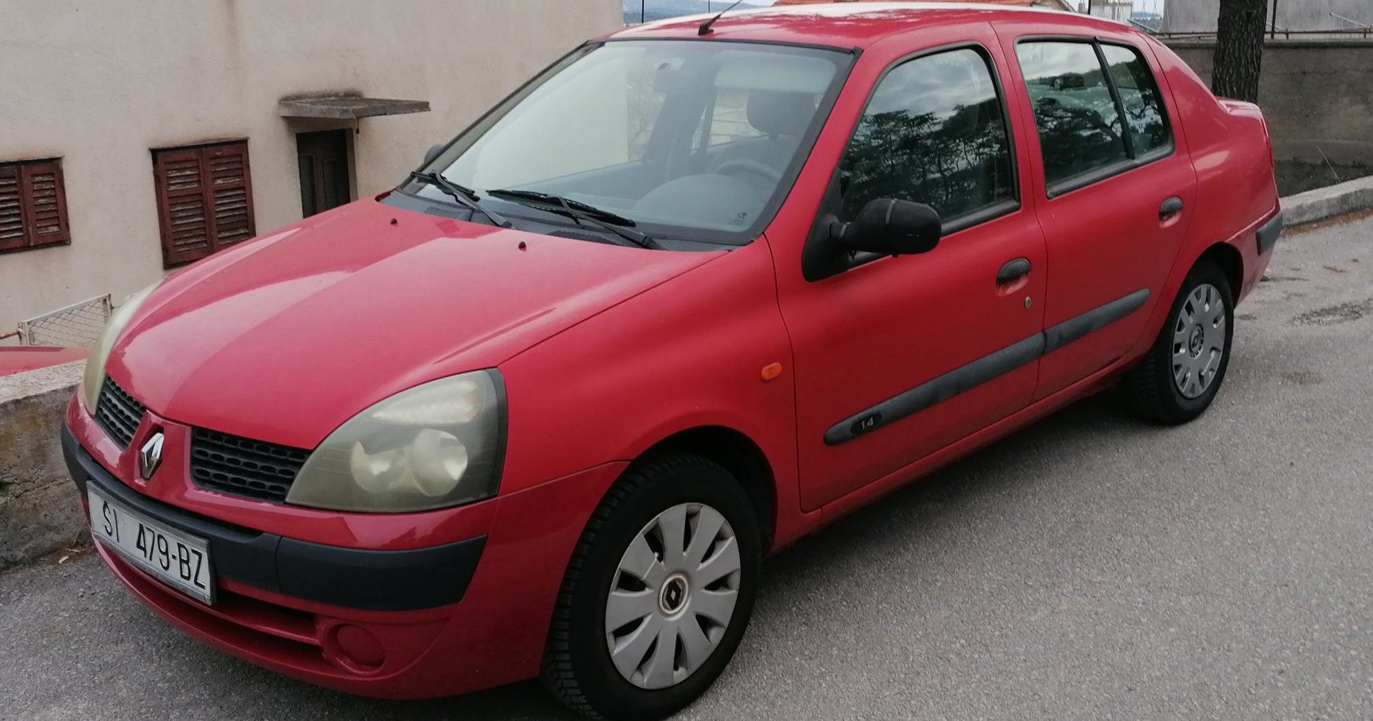 Najbolji auto oglasi: Thalia s dugom registracijom za 1.900 €