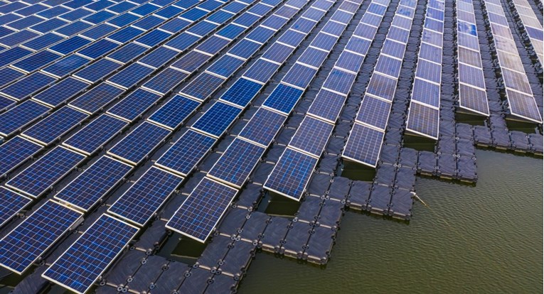 Kinezi žele u Zimbabveu graditi plutajuću solarnu elektranu od milijardu dolara