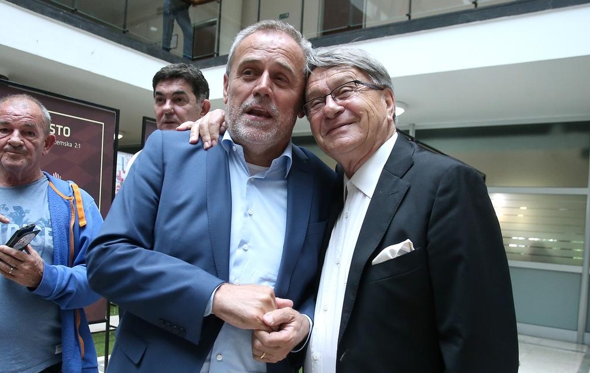 Ćiro se 2005. kandidirao za predsjednika. Bio i na Bandićevoj listi za dijasporu
