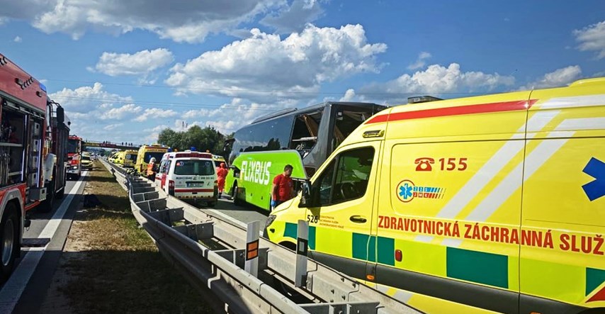 VIDEO Sudar autobusa u Češkoj. Jedan mrtav, preko 70 ozlijeđenih