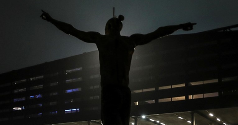 FOTO Vandaliziran kip posvećen Zlatanu Ibrahimoviću: "To je osveta za izdaju"