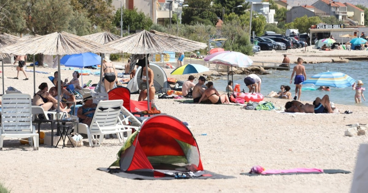 Stranac (39) snimao golu djecu na šibenskoj plaži, protjeran iz Hrvatske