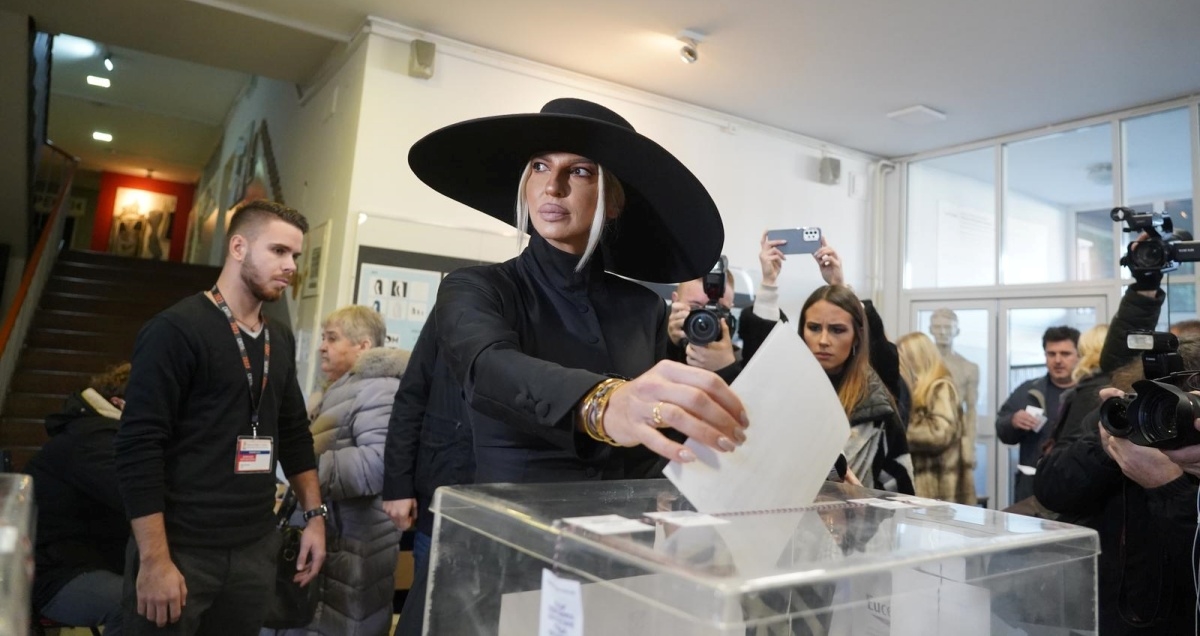 U Srbiji je Vučićev dan, ali ove fotke su ga danas zasjenile na internetu