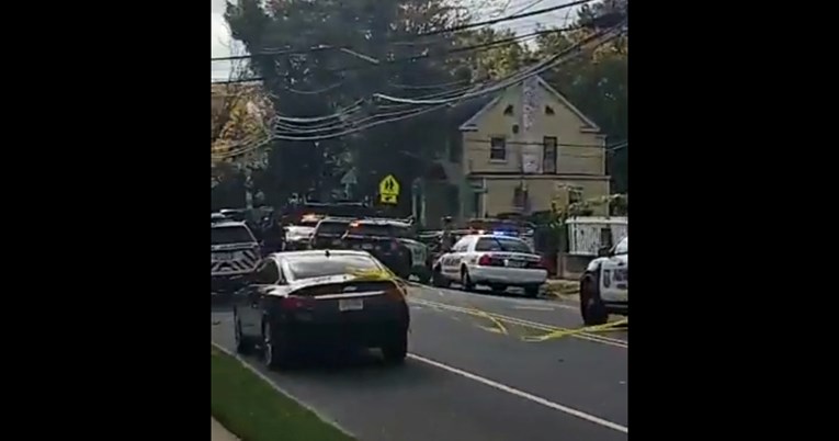 U New Jerseyju netko iz daljine puškom pucao na dva policajca