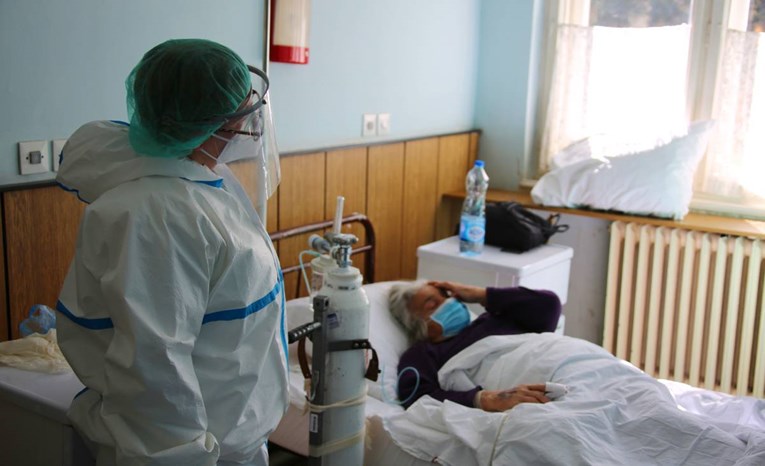 U Srbiji u jednom danu umrlo 7 osoba, na respiratorima više od 100 pacijenata