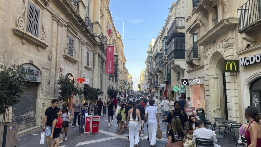 Ovaj mediteranski otok preplavili su turisti, a najgore tek dolazi