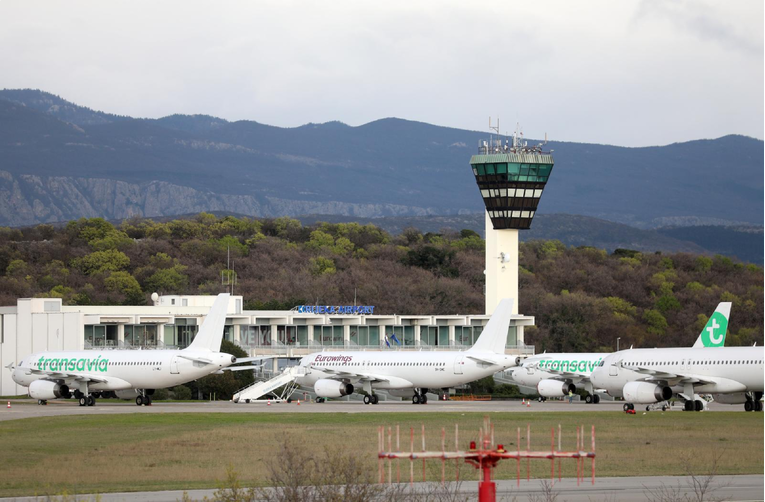 Zrakoplovni div ukida 20.000 letova. Spominju i one za Rijeku