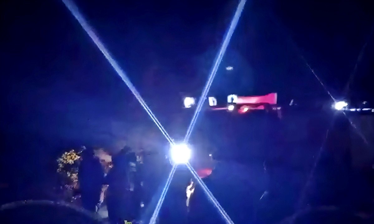 Tragedija u Crnoj Gori. Auto sletio u kanjon, majka poginula, traga se za dvoje djece